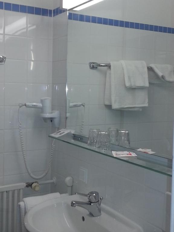 Martin-Niemoller-Haus Otel Schmitten Oda fotoğraf