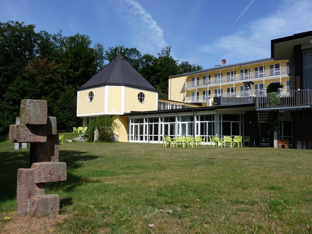 Martin-Niemoller-Haus Otel Schmitten Dış mekan fotoğraf
